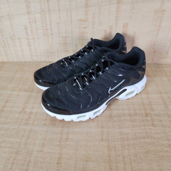 WMNS NIKE Air Max Plus Black Black White - Picture 3 of 10